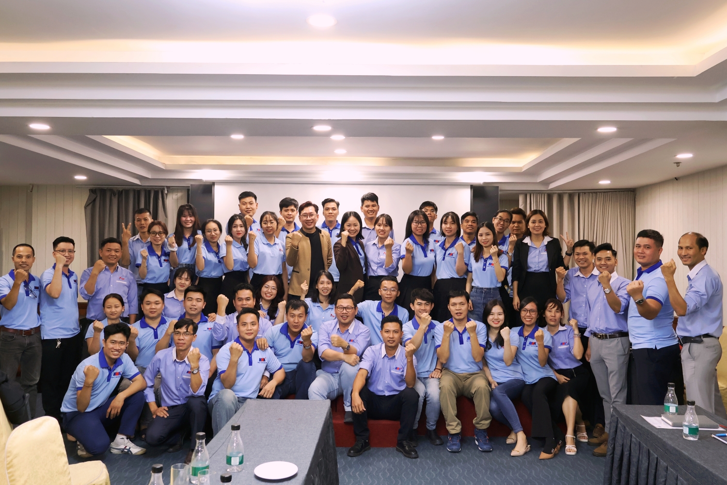 hop-tong-ket-nam-2024-ky-ket-muc-tieu-nam-2025